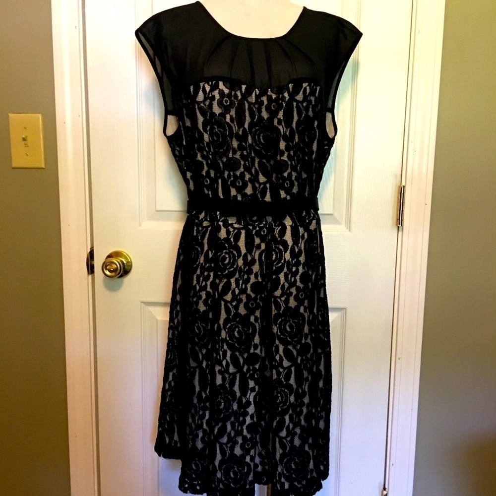 Just Taylor dress 16. Black crochet rose detail over contrasting lining.
